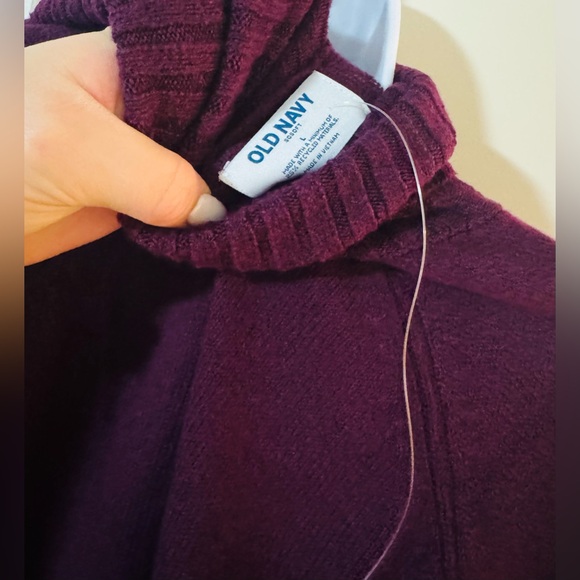 Old Navy Women's Maroon/Purple Turtleneck Sweater - Picture 6 of 7